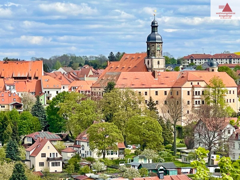 Blick auf das Haus und das Schloß